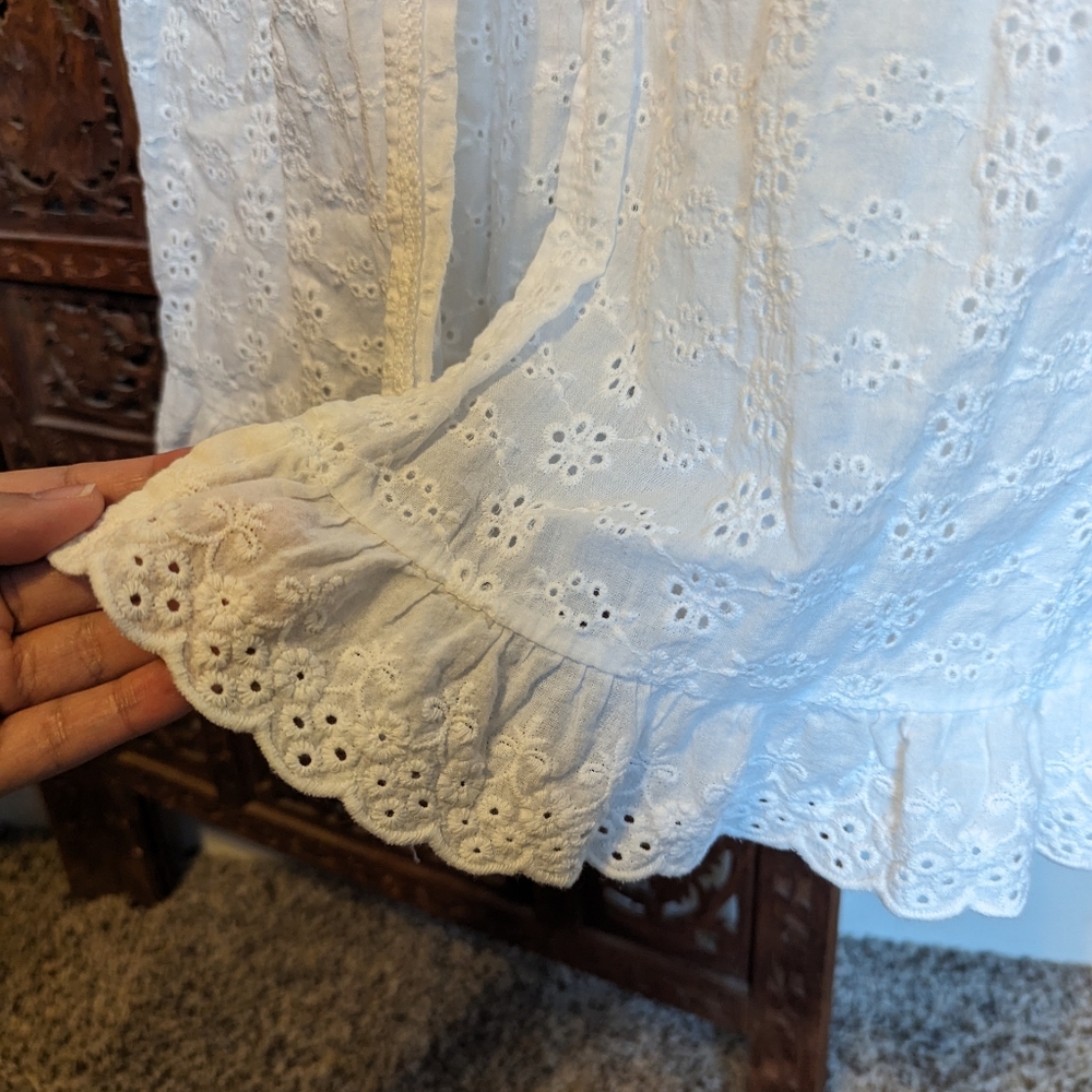 Elegant White Eyelet  Maxi Dress - Picture 4 of 7